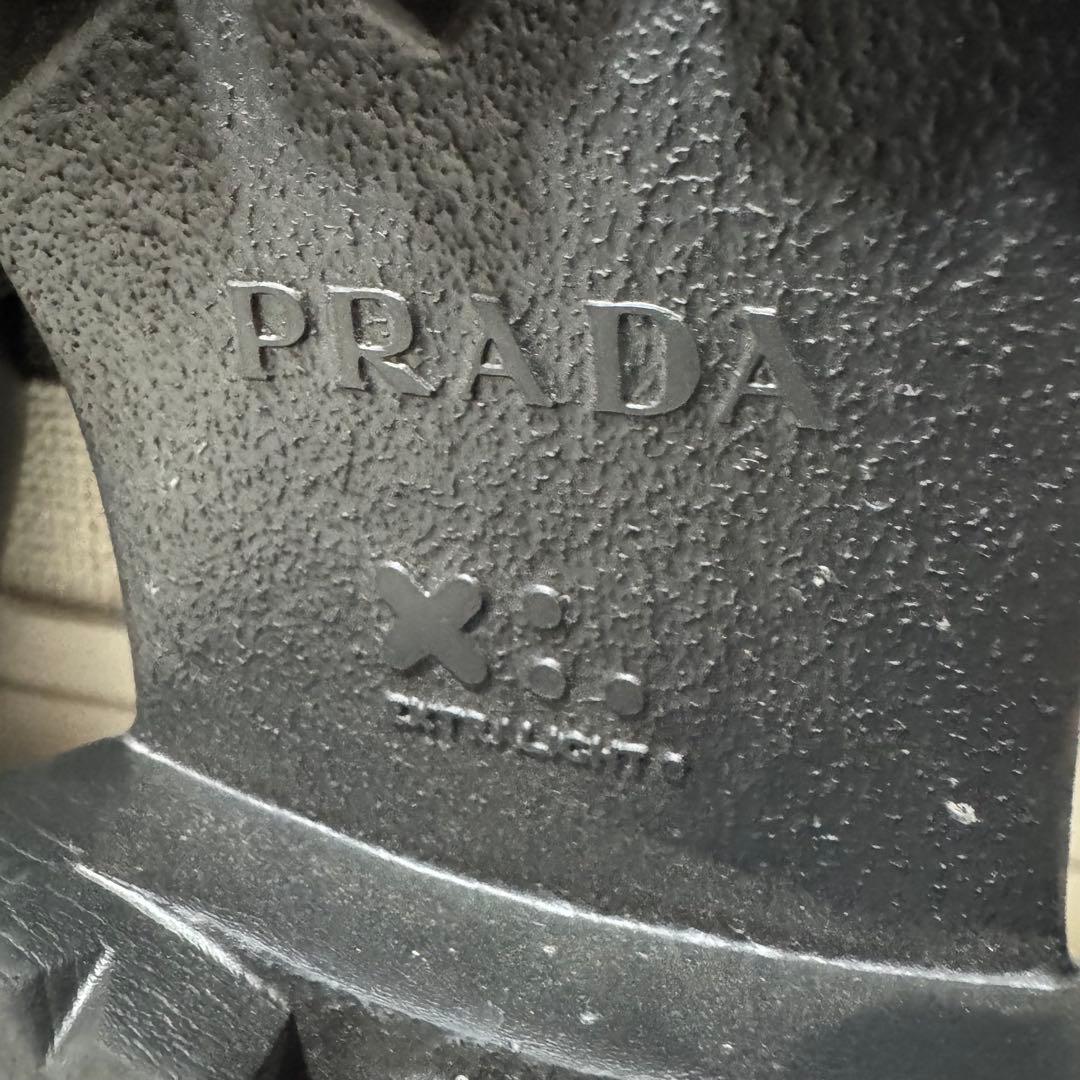 付属品完備！極美品 プラダ モノリス ブラッシュドレザーローファー 8.5