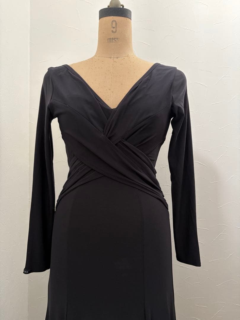 未使用　社交ダンス黒ワンピースVネック 長袖