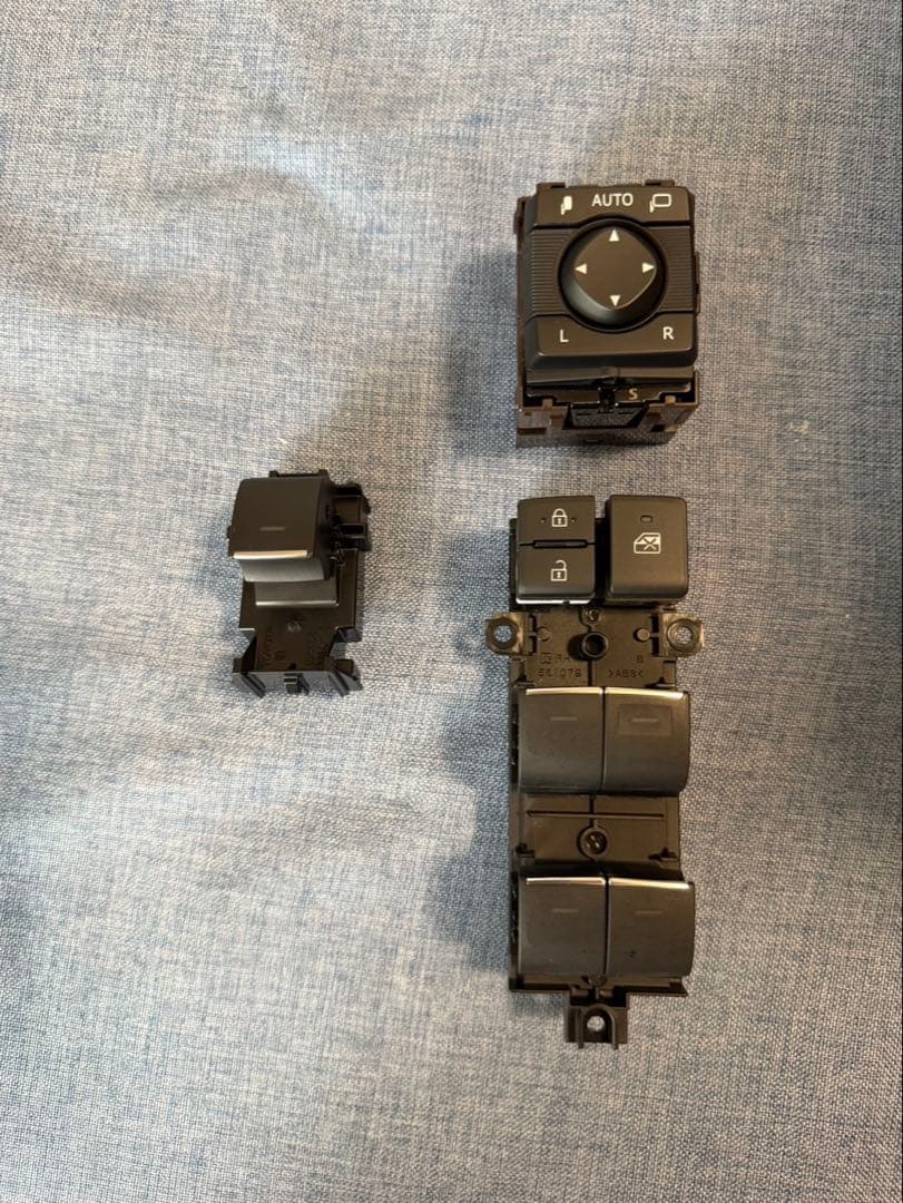トヨタ純正　パワーウィンドウスイッチ、ドアミラースイッチ