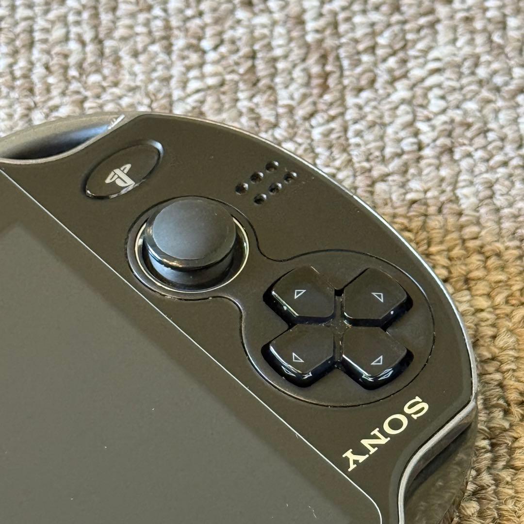 PSVITA PCH-1100 クリスタル・ブラック 3-009