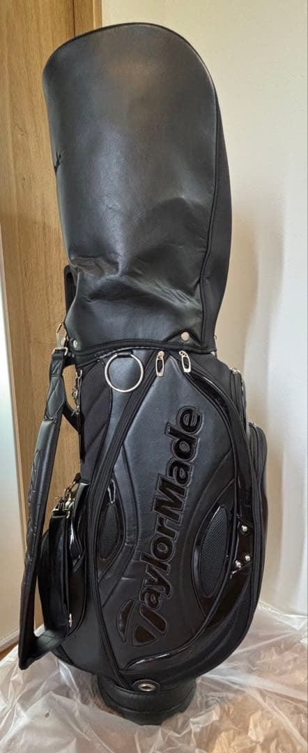 TaylorMade ブラックキャディバッグ