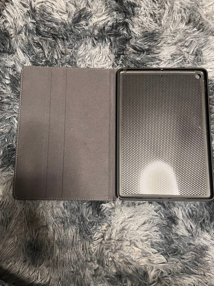 Apple iPad スペースグレー 本体 カバー付き