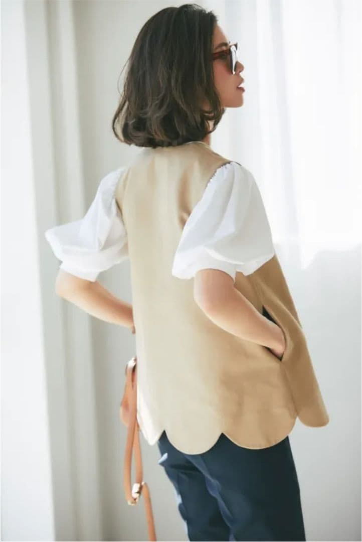 【オハニです】SEVENTEN セブンテン スカラップジレ ベージュ M