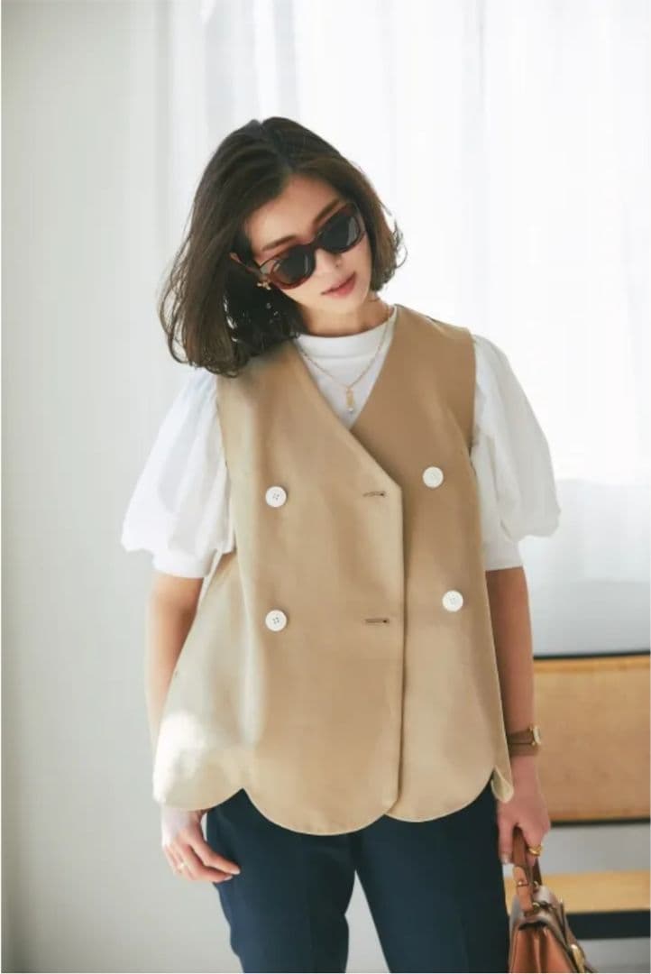 【オハニです】SEVENTEN セブンテン スカラップジレ ベージュ M