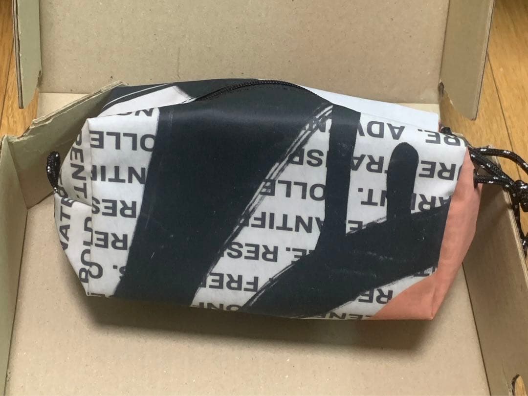 LE SSERAFIM Nukak Upcycling Merch ポーチ