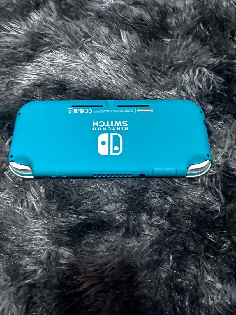 【新古品】【いいねで値下げ】Nintendo スイッチライト 本体と充電器