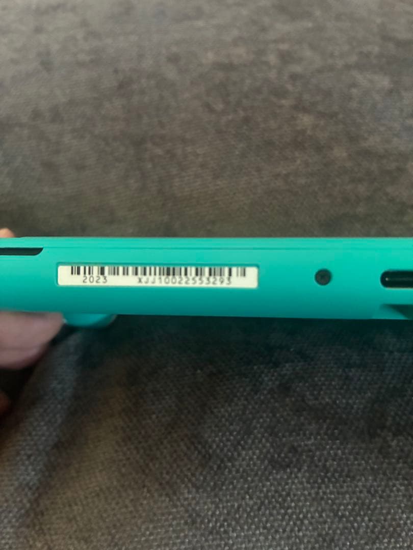 【新古品】【いいねで値下げ】Nintendo スイッチライト 本体と充電器