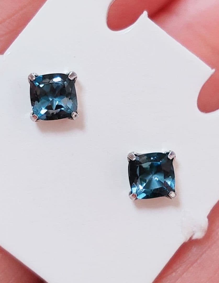 未使用品 pt900 天然ロンドンブルートパーズ ピアス