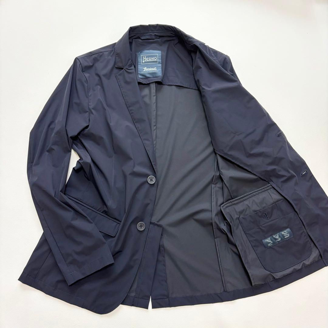 ヘルノ ラミナー 2024SS ネイビー テーラードジャケット 雑誌掲載