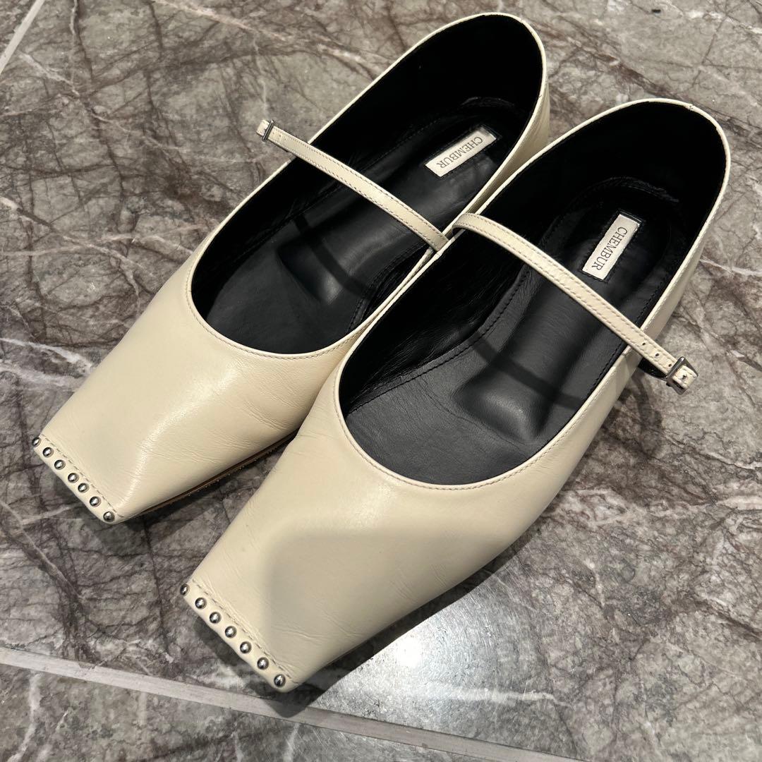 CHEMBUR フラットシューズ　37.5サイズ
