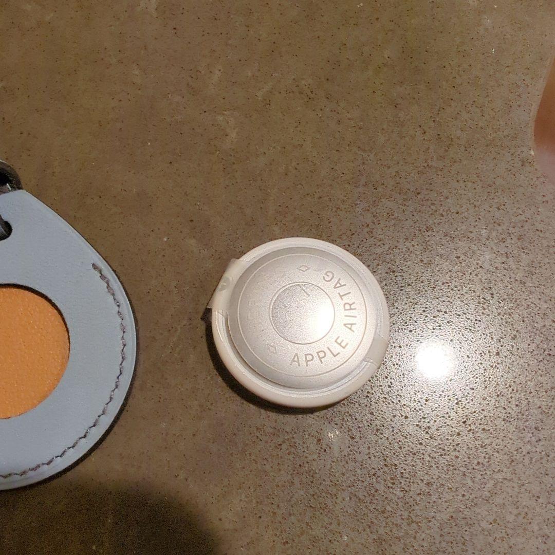 し*ま様 HERMÈS 水色 AirTag チャーム