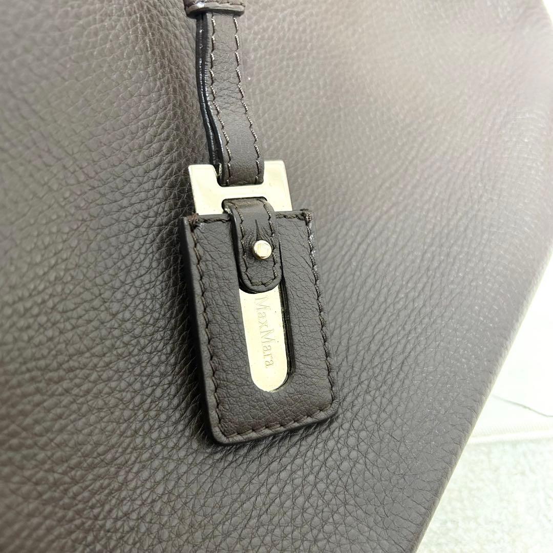 美品　マックスマーラ　オールレザー　トートバッグ　ブラウン　シボ革　チャーム付き