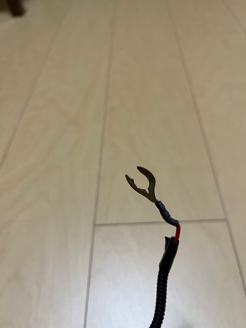 バッテリー　カバー　車両盗難防止　プラド