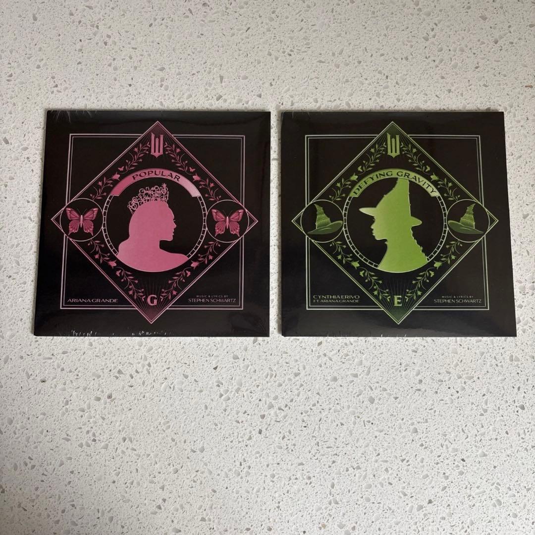 Ariana Grande Popular DefyingGravityレコード