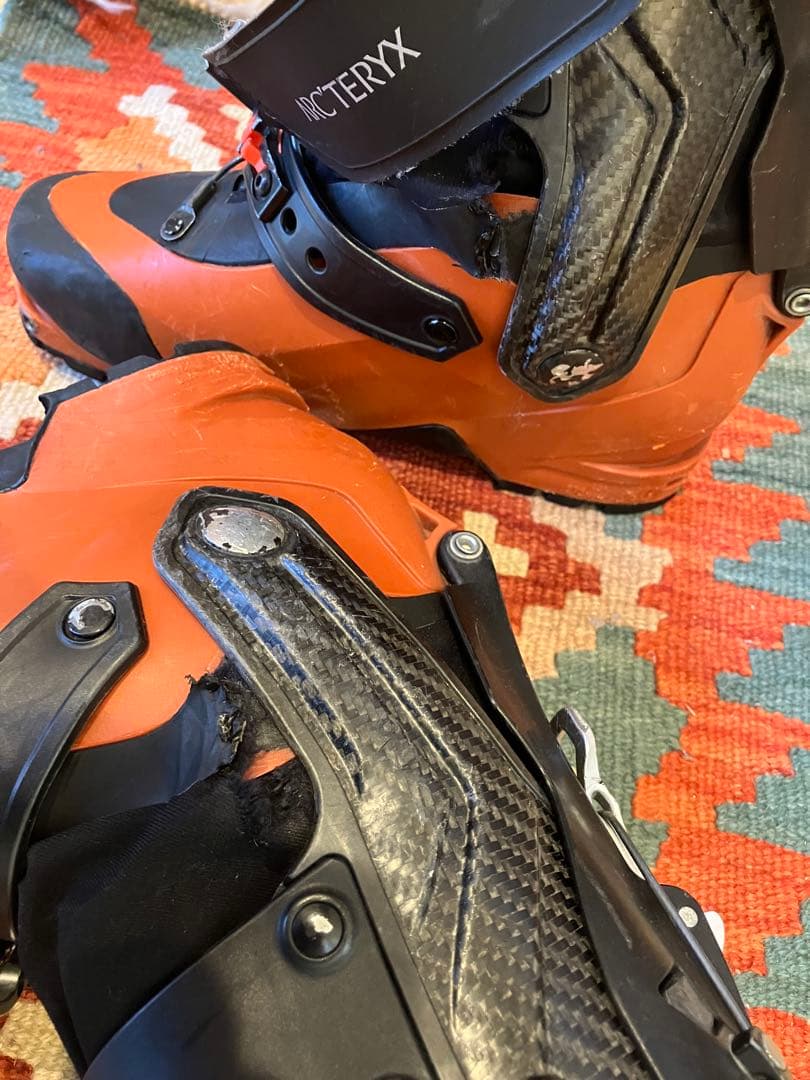 a*4様 ARC'TERYX テックビンディング対応スキーブーツ