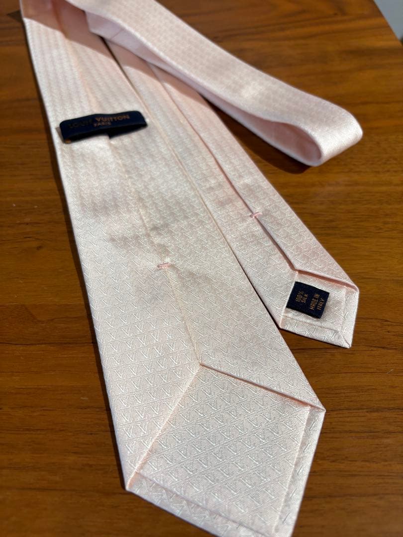 ルイヴィトン　ネクタイ　薄ピンク