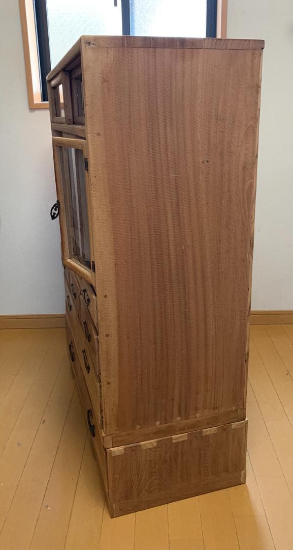 古い木製のガラス戸棚　引き出し8杯　水屋