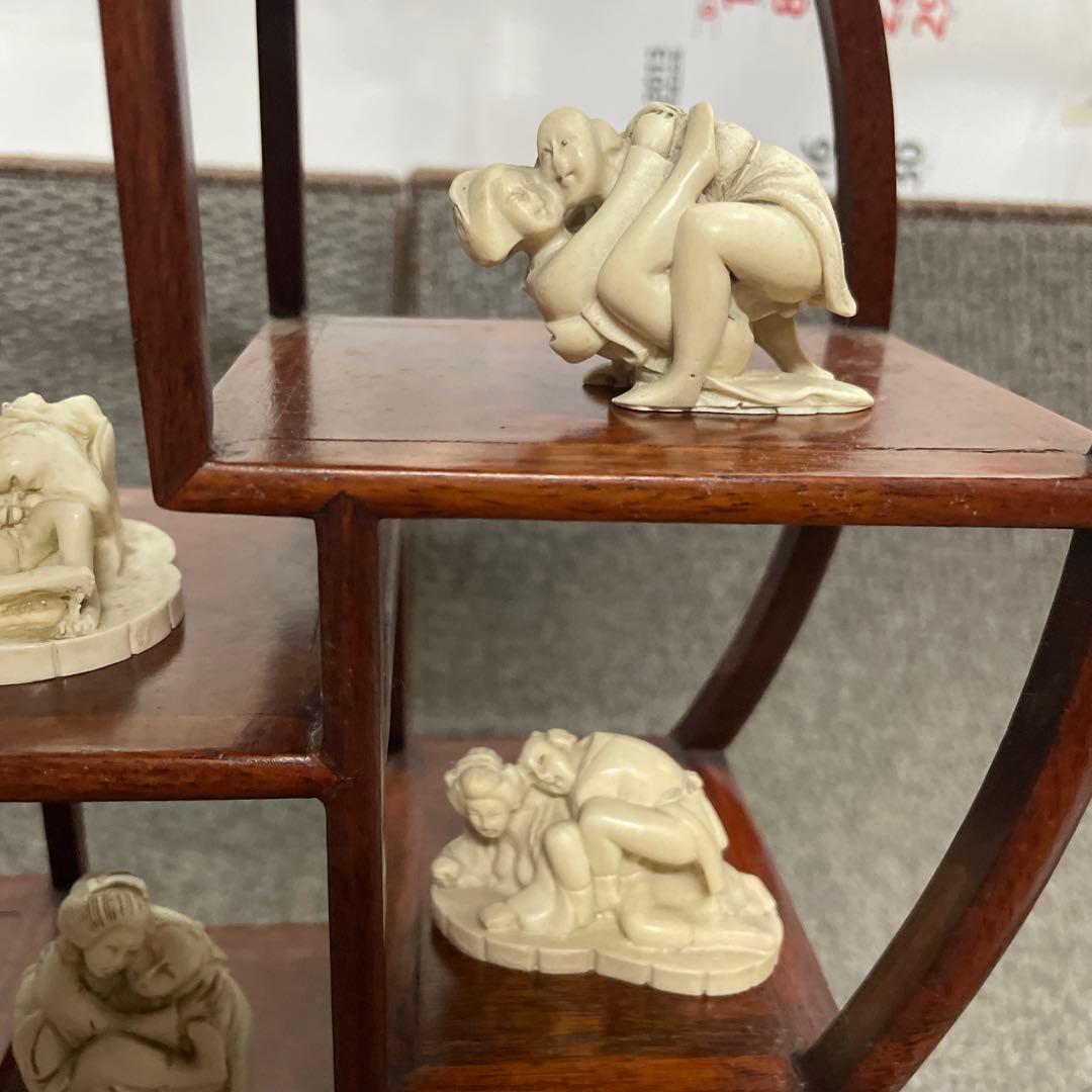 天然木飾り台　円形　象牙風彫刻　四十八手　春画