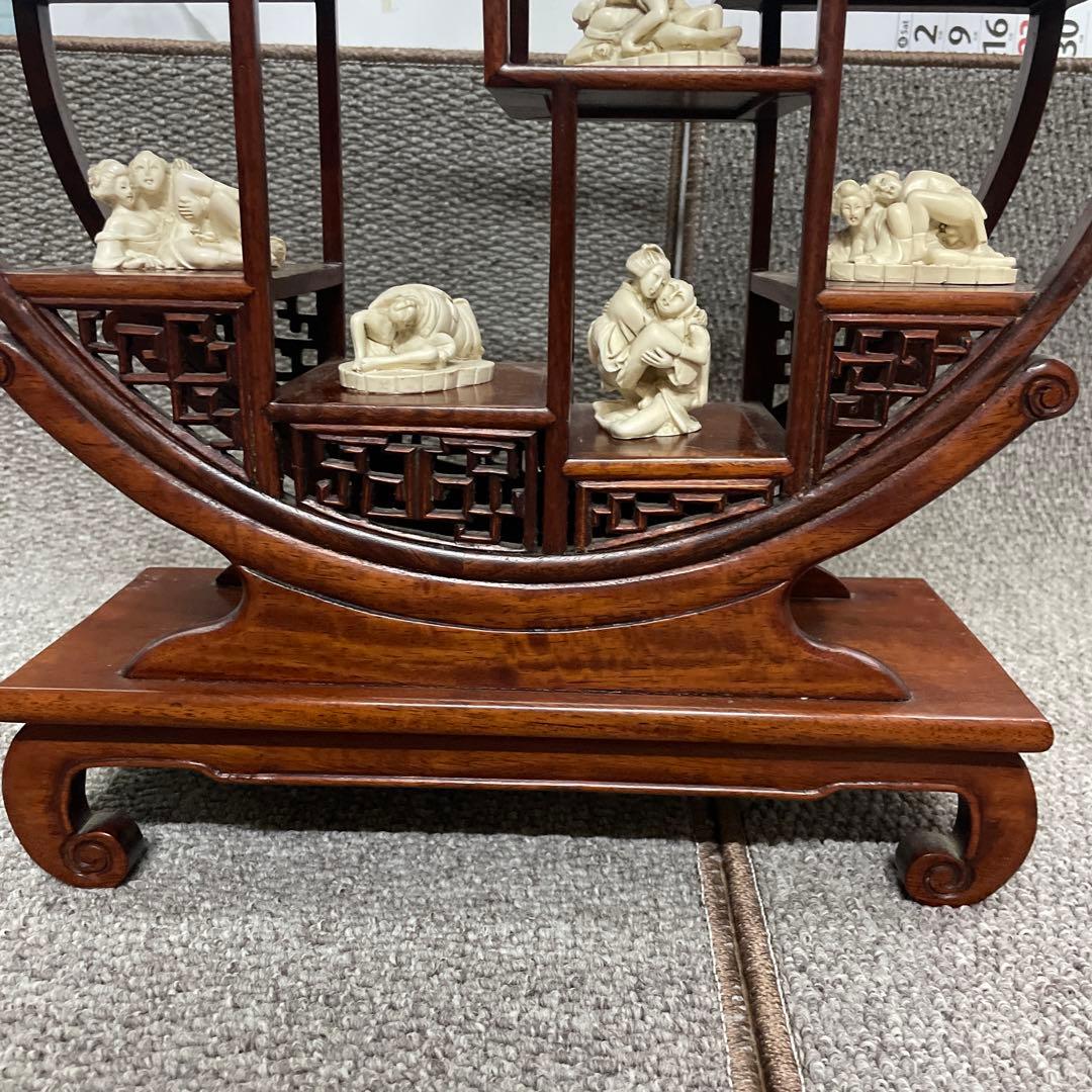 天然木飾り台　円形　象牙風彫刻　四十八手　春画