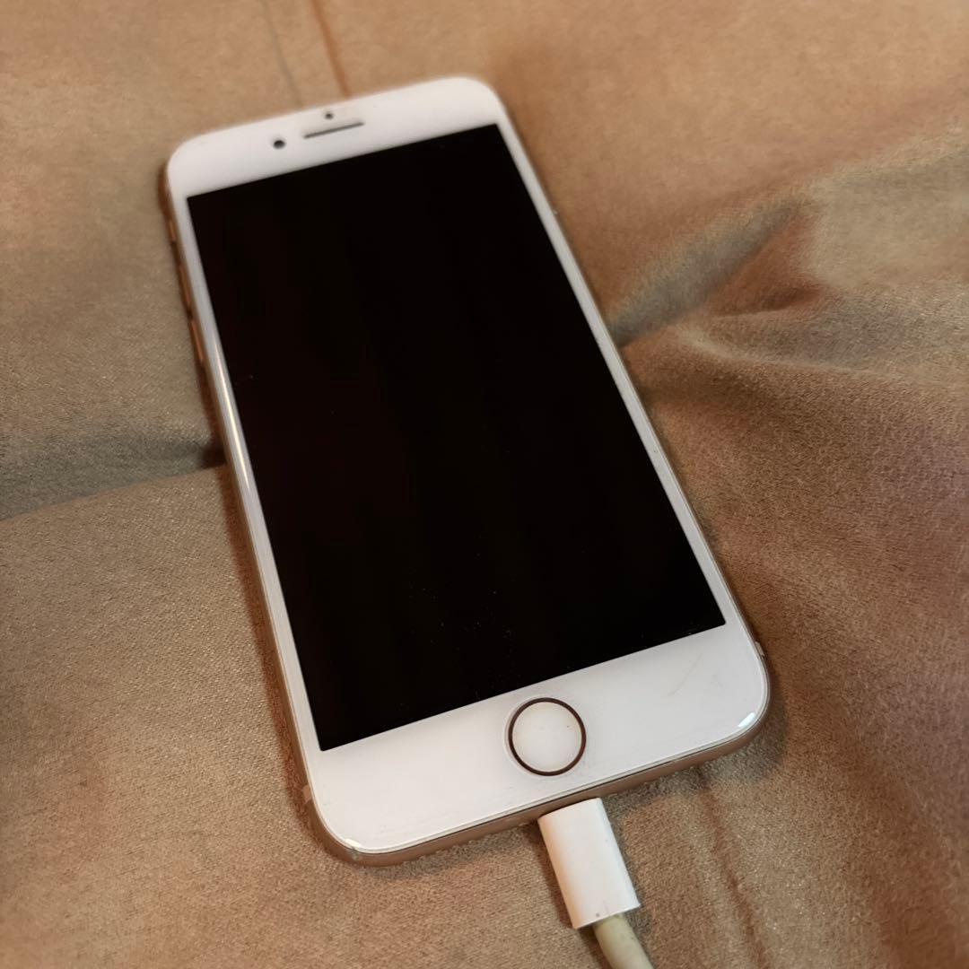 Apple iPhone 8 ゴールド　本体