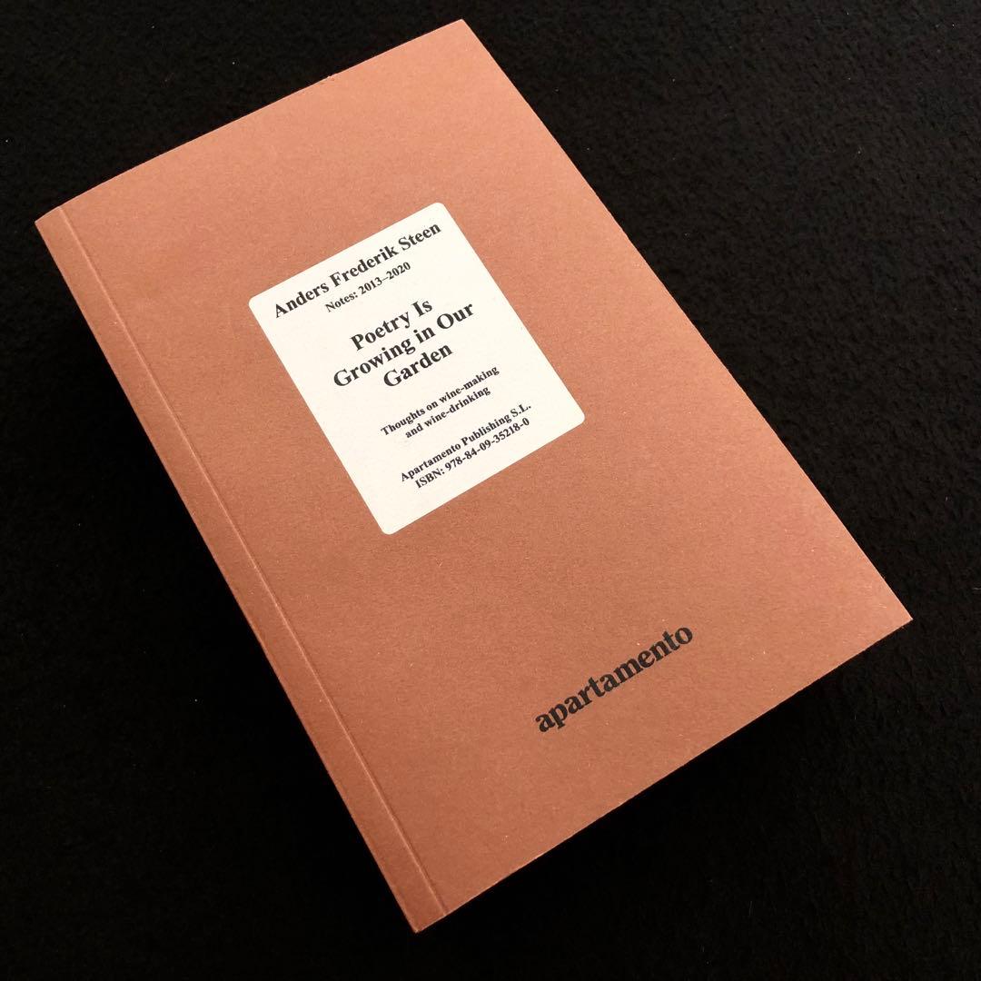 「Poetry Is Growing in Our Garden」ワイン関連本