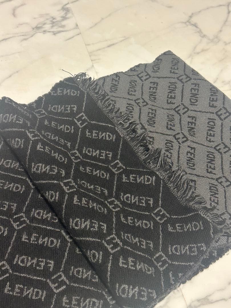 FENDI フェンディ マフラー ウール100% ロゴ柄 男女兼用