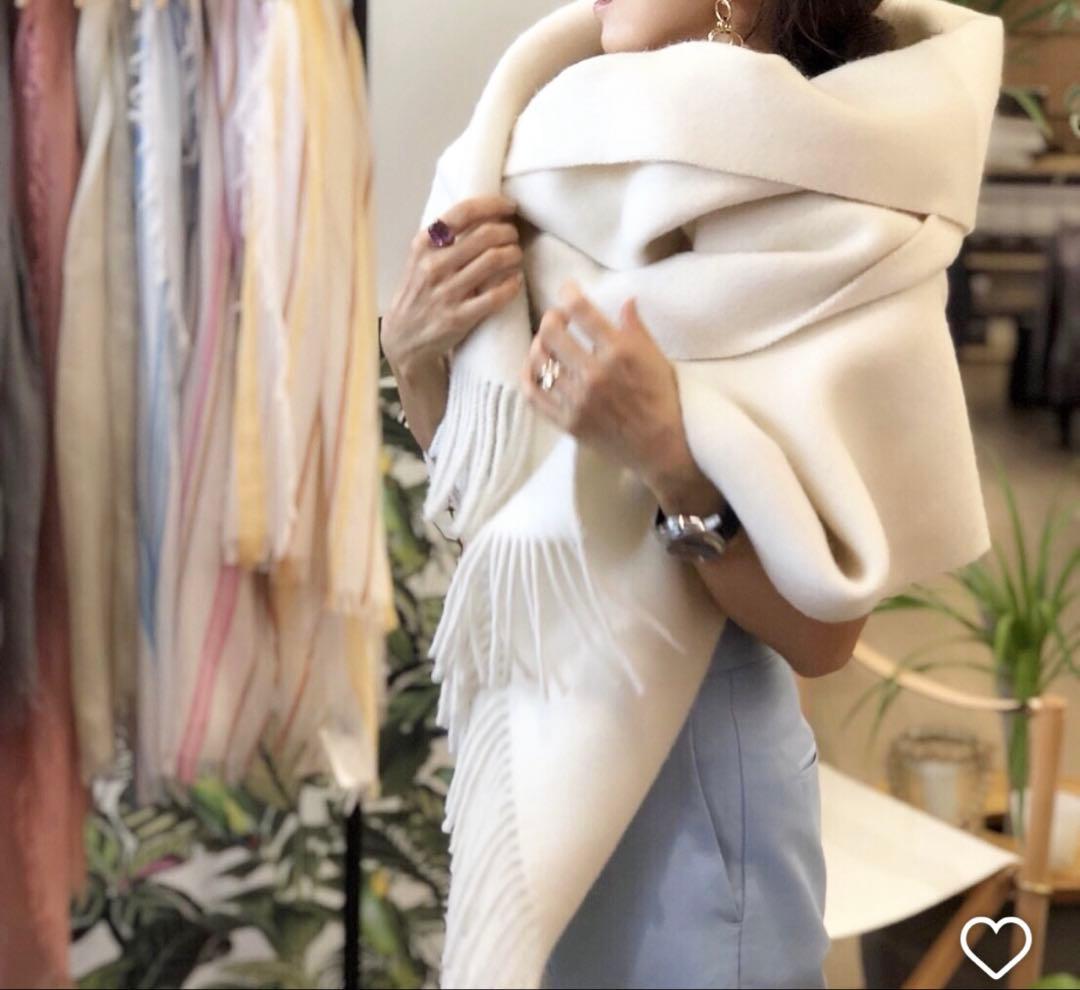 美品 アソースメレ EXファインラムスポンディッシュウールストール マフラー