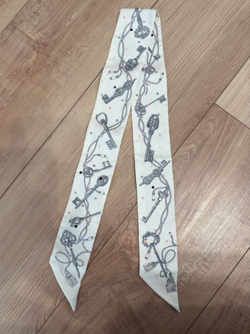 エルメス　HERMES ツイリー　白　レクレアポア　鍵　スカーフ