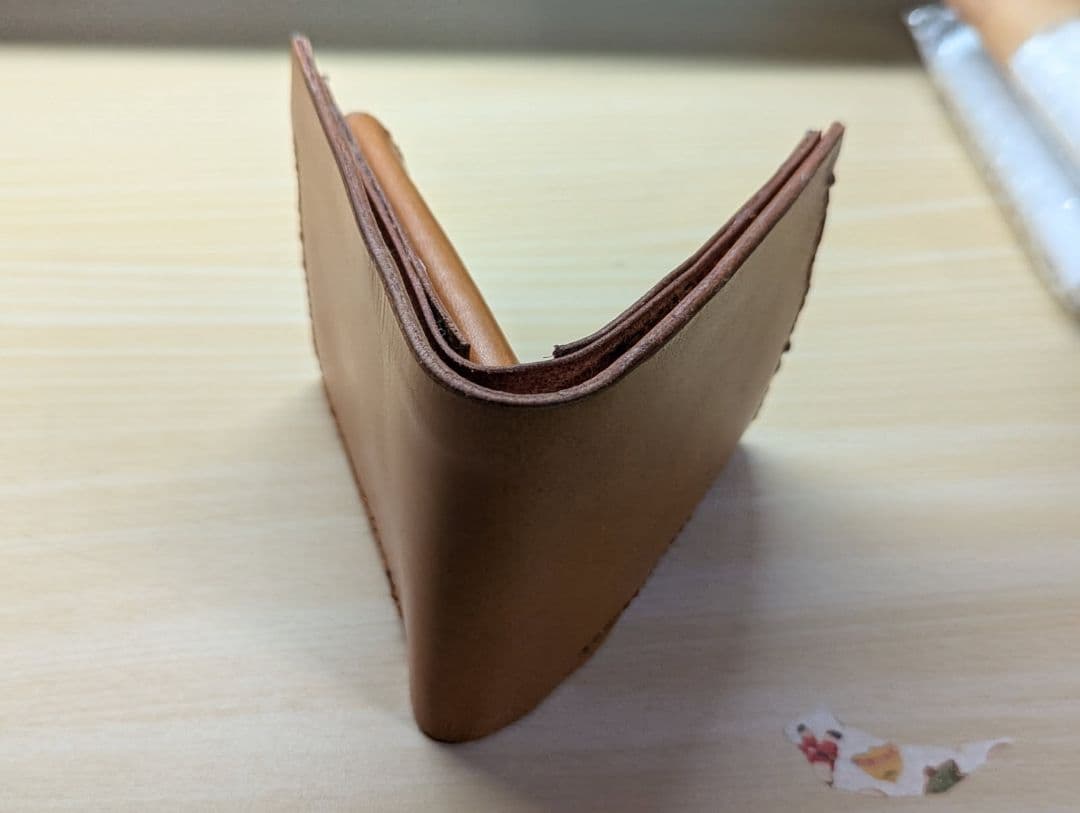 レザークラフト 本革　二つ折り財布　1