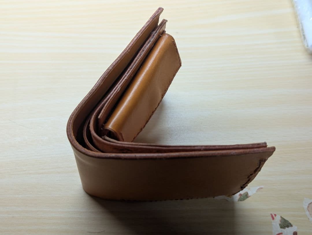 レザークラフト 本革　二つ折り財布　1