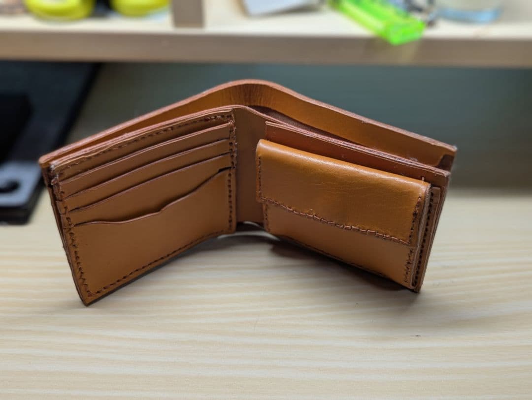 レザークラフト 本革　二つ折り財布　1