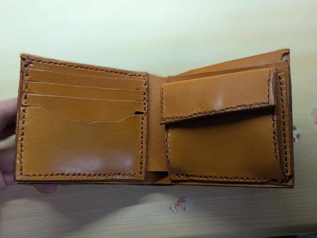 レザークラフト 本革　二つ折り財布　1