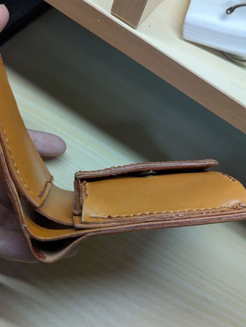 レザークラフト 本革　二つ折り財布　1