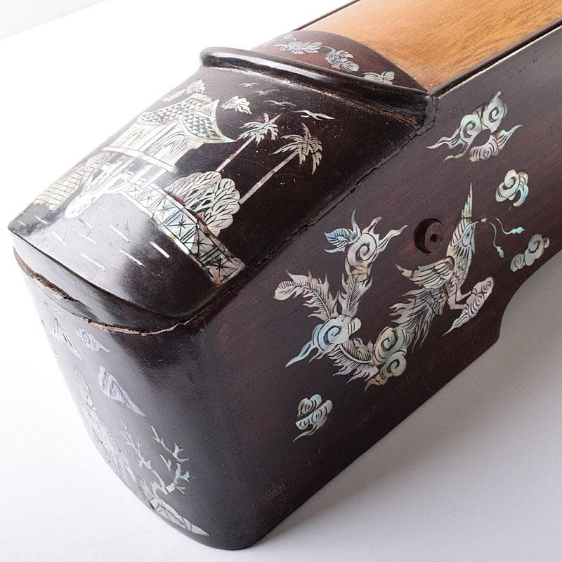 ゆうり 　螺鈿装飾　山水人物文　ダンバウ　撥弦楽器　M　R8440H