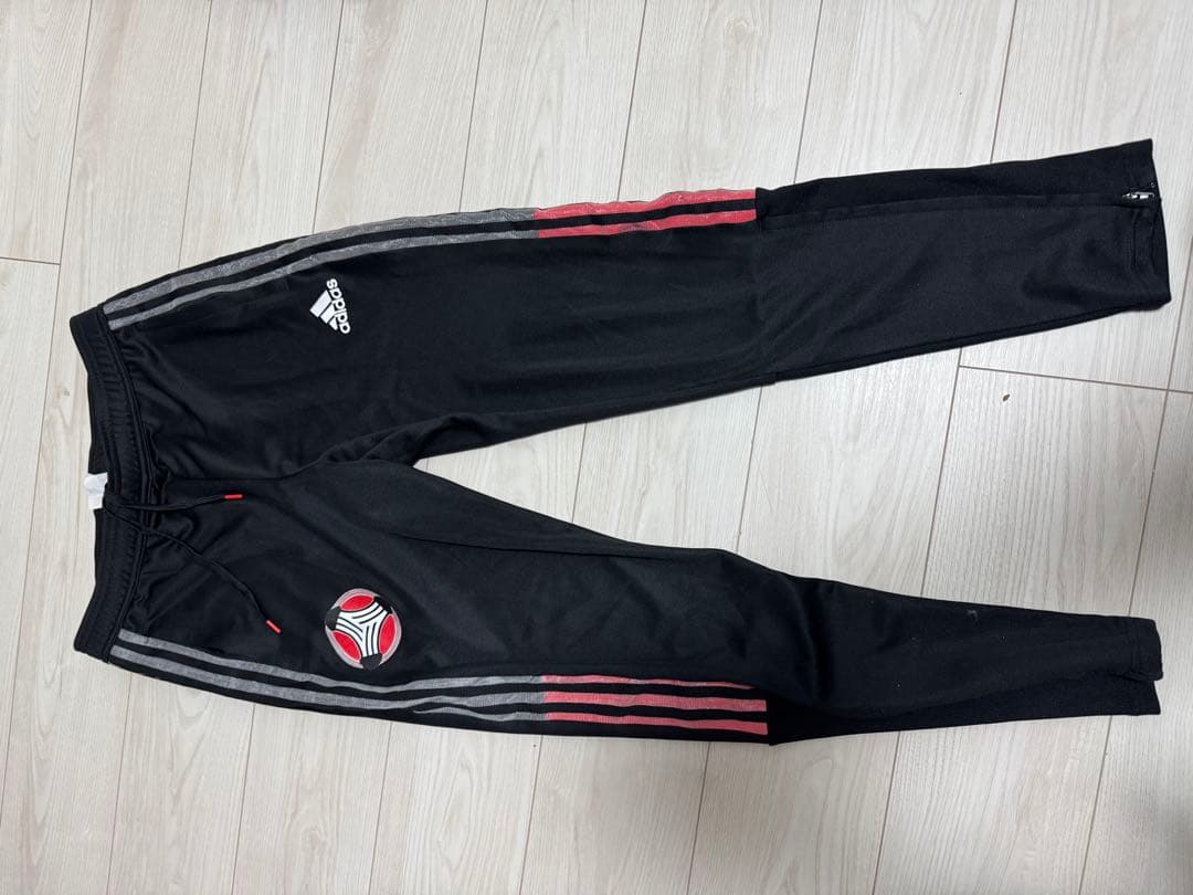 adidas ジャージ上下　アディダス　three tides tattoo