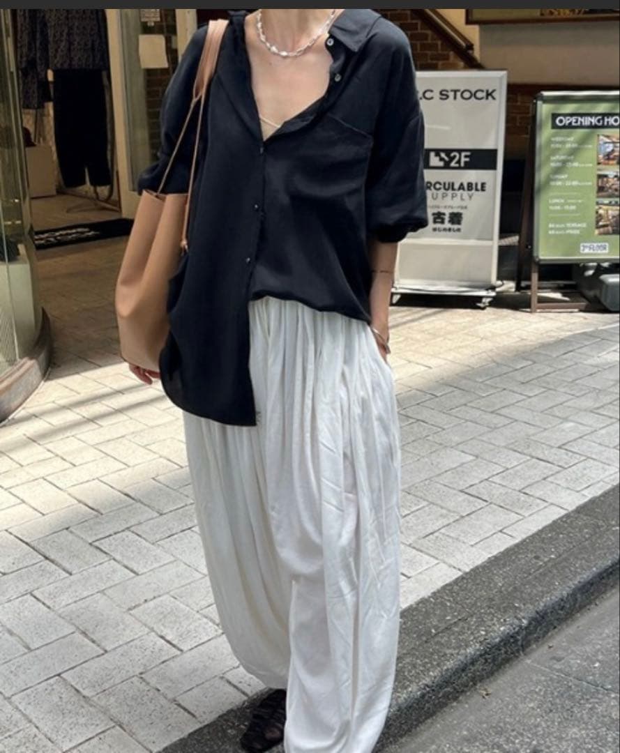 新品！ETRETOKYO ウエストギャザーバルーンカットパンツ　ホワイトMサイズ