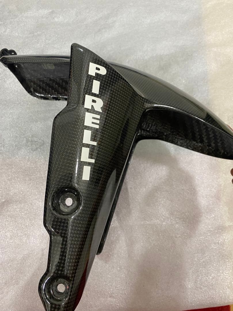 Pirelli カーボンファイバー フロントフェンダー Ducati