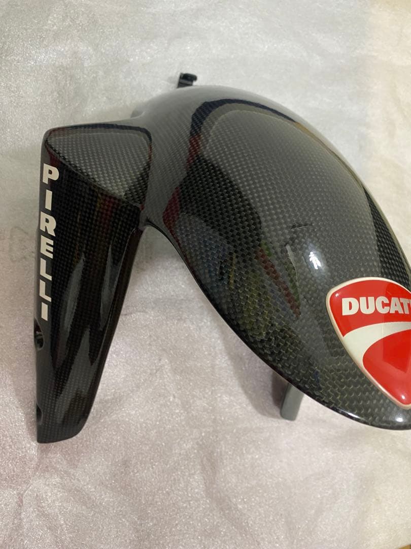 Pirelli カーボンファイバー フロントフェンダー Ducati