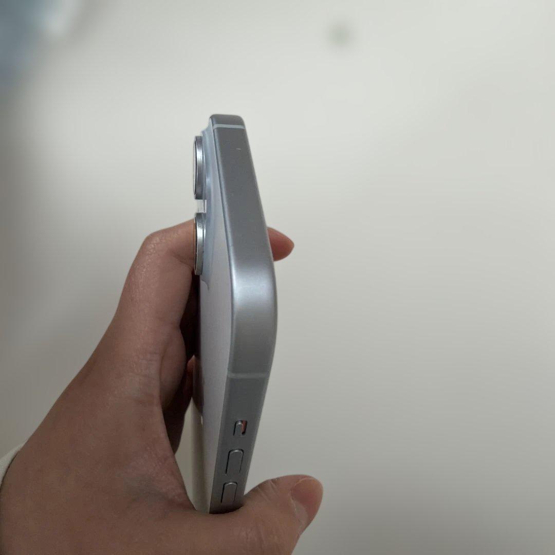 Apple iPhone15 256GB 本体 ブルー