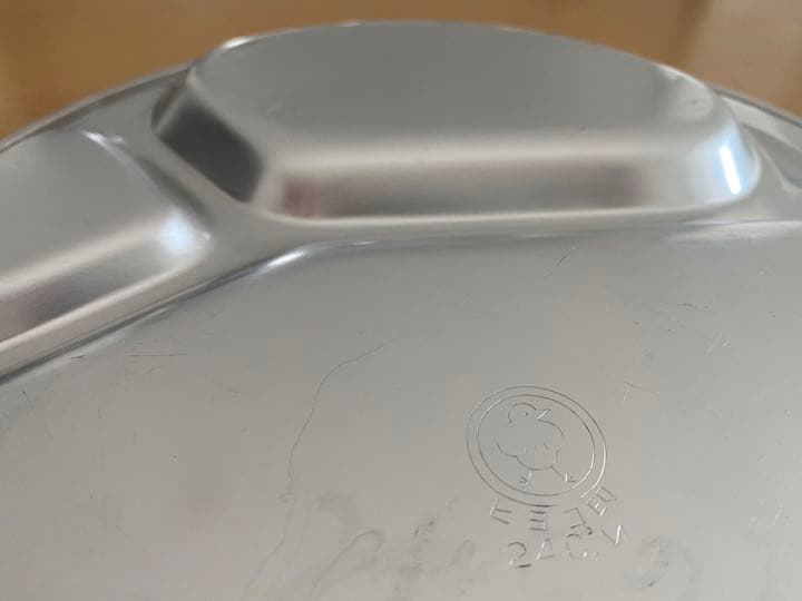 ビンテージ　アルミプレート　ヒヨコマーク