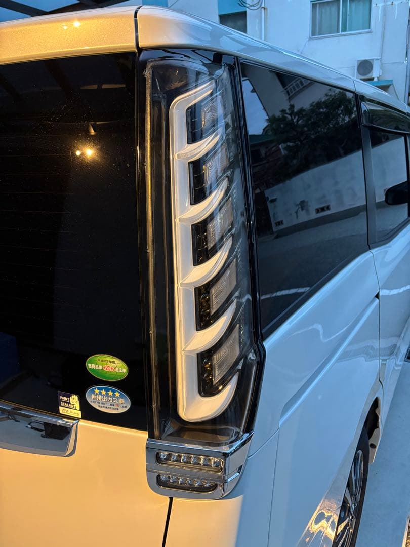 値引き中！※動作確認済み※ METEO ヴォクシー　80系　LEDテールランプ