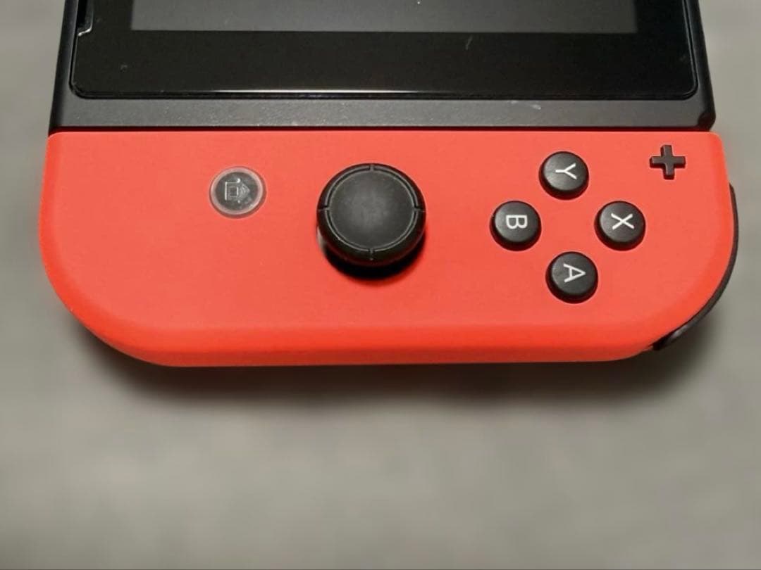 Nintendo Switch 本体 青と赤のジョイコン ガラスフィルム貼付済