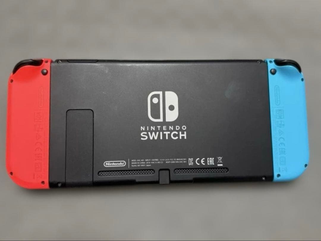 Nintendo Switch 本体 青と赤のジョイコン ガラスフィルム貼付済