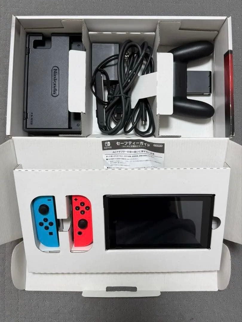 Nintendo Switch 本体 青と赤のジョイコン ガラスフィルム貼付済