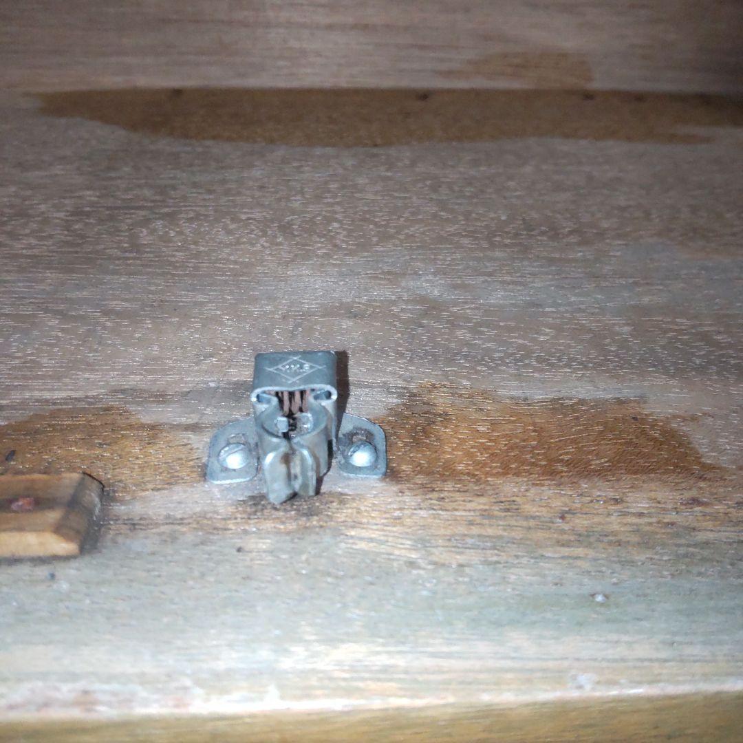 あ*ら様 レトロな木製キャビネット 古い本棚 ガラス扉付き カーテン付き