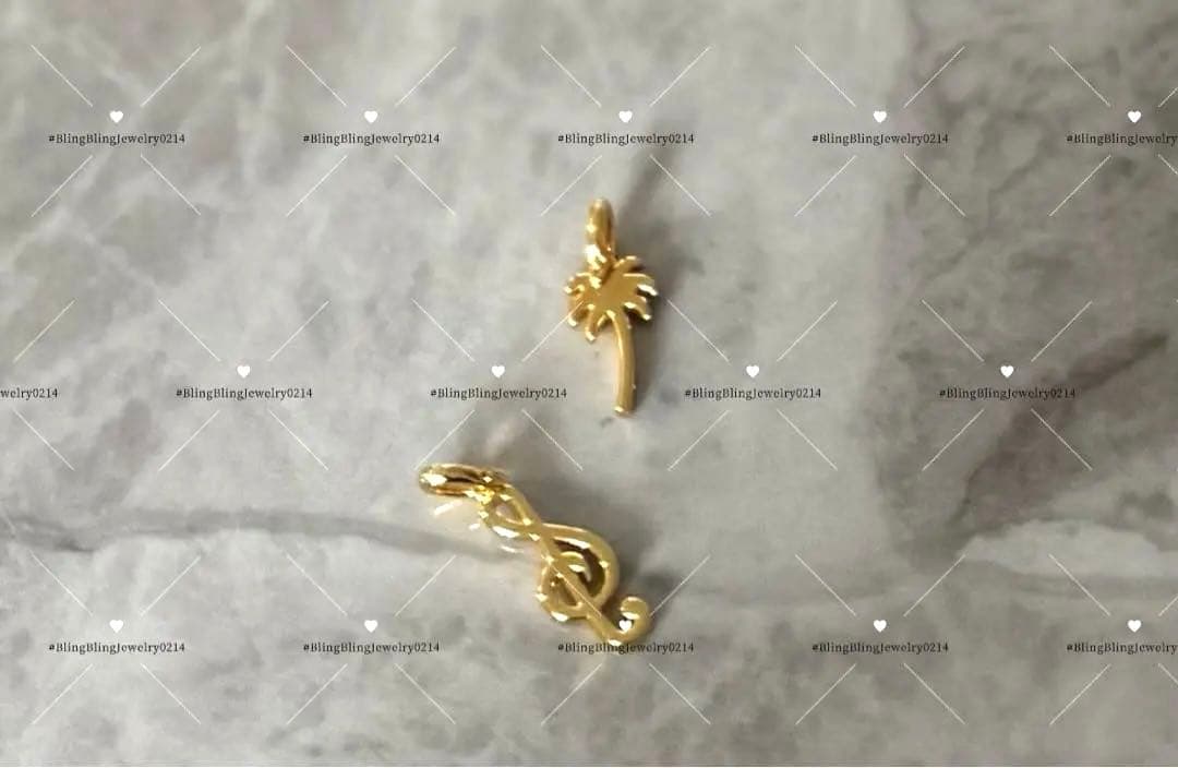 ト音記号　チャーム　開閉式