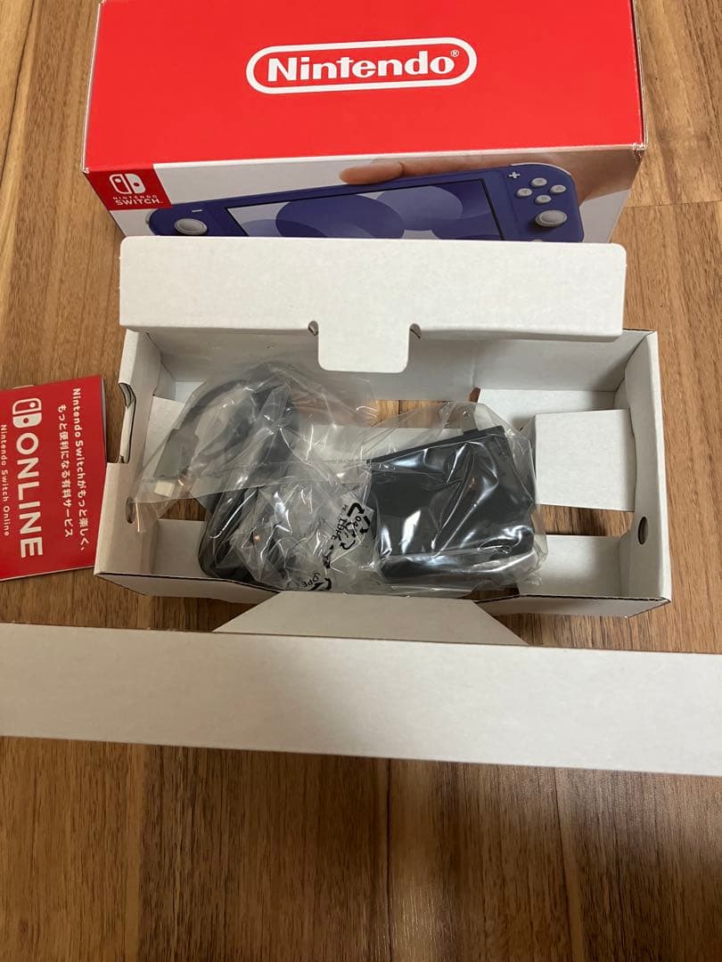 カ*ズ様 Nintendo Switch Lite ブルー