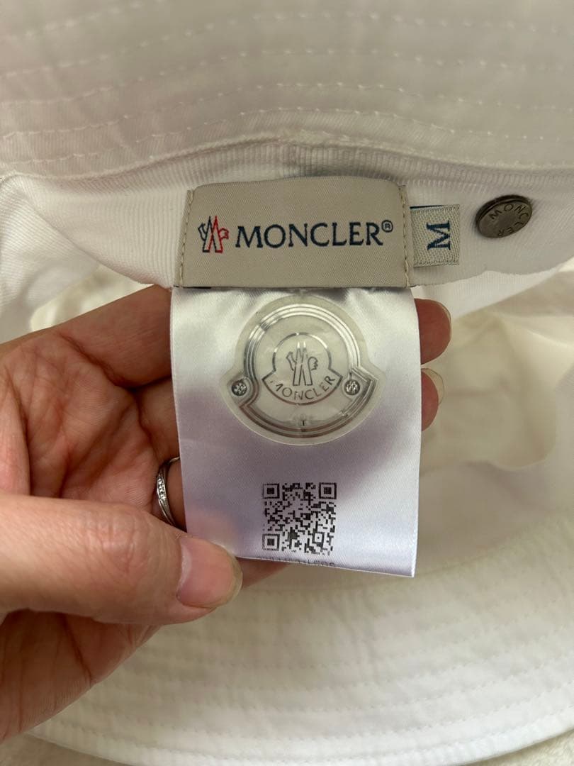 MONCLER ホワイト バケットハット M