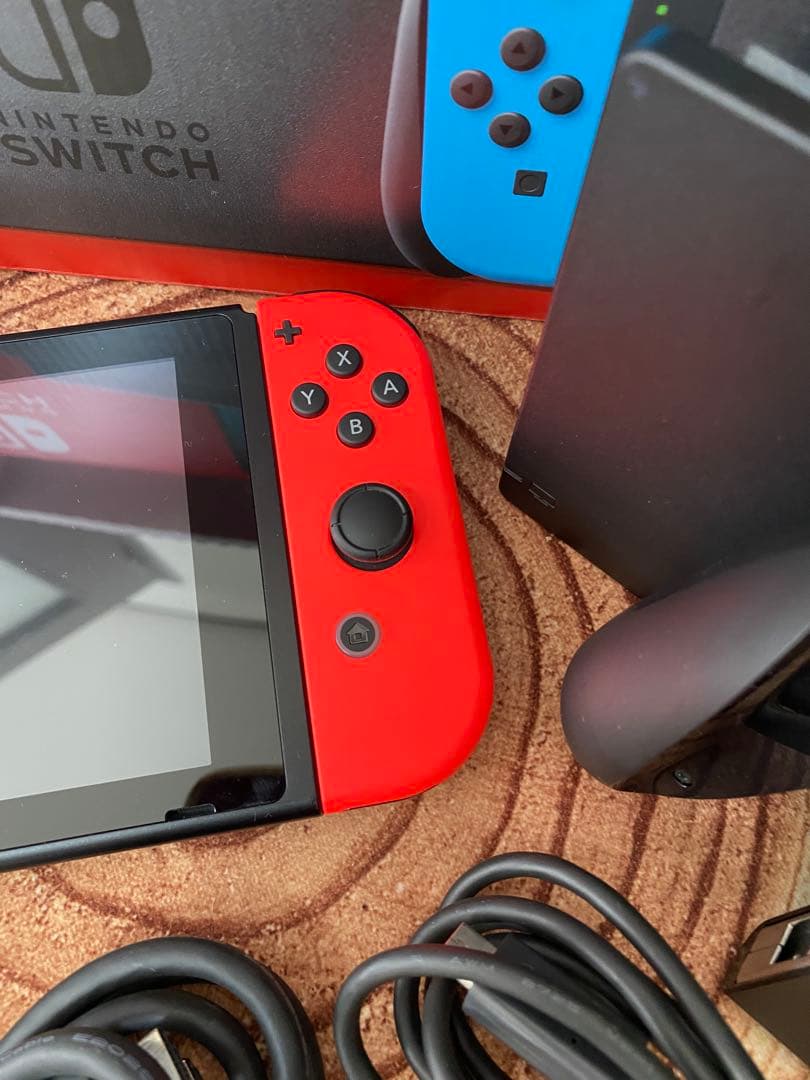 Nintendo Switch ニンテンドースイッチ本体　ネオン①