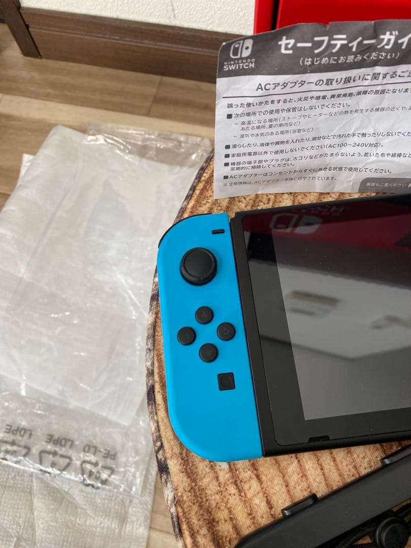 Nintendo Switch ニンテンドースイッチ本体　ネオン①